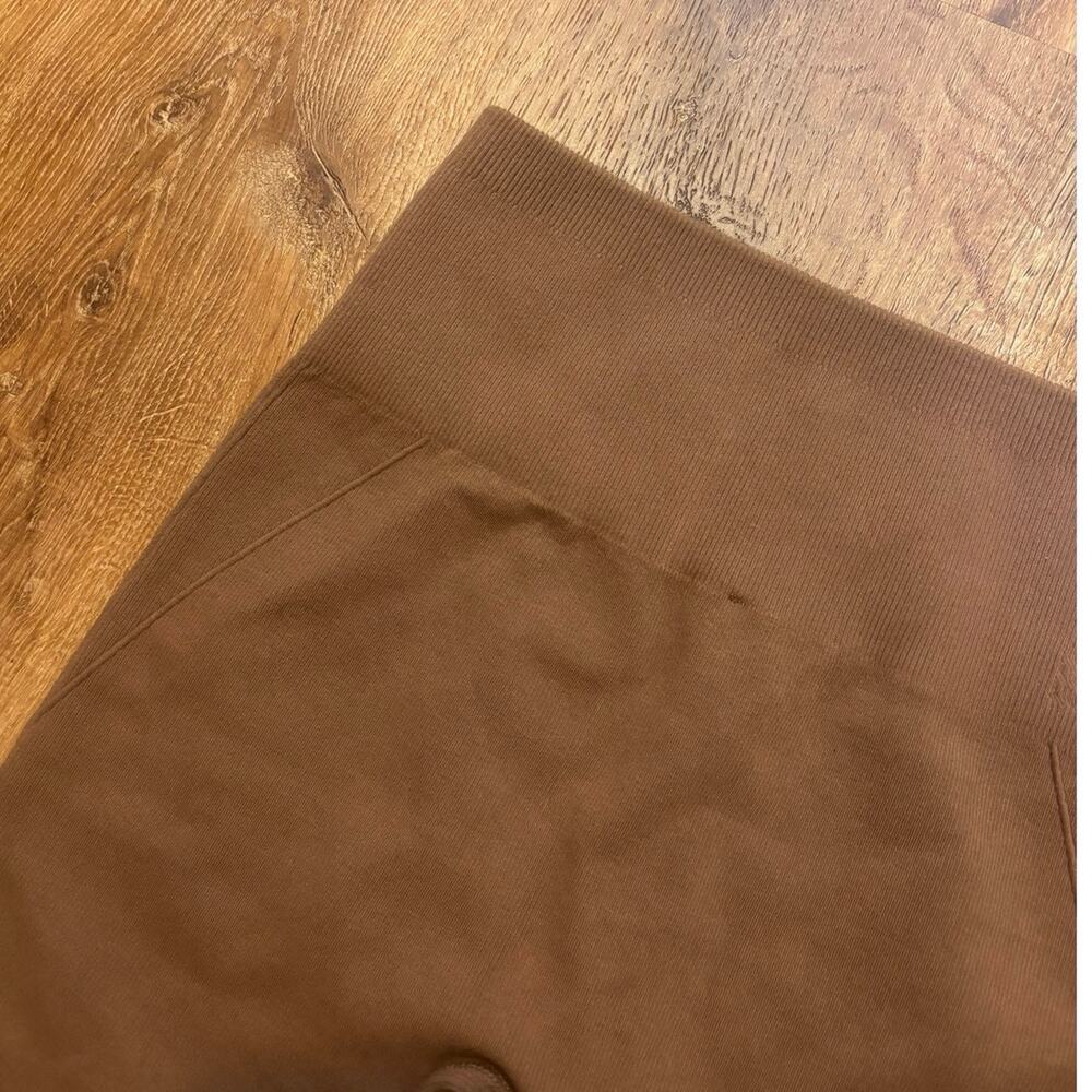 NWOT Everlane The Seamless Bike Short In Brown XS/S - Picture 6 of 6